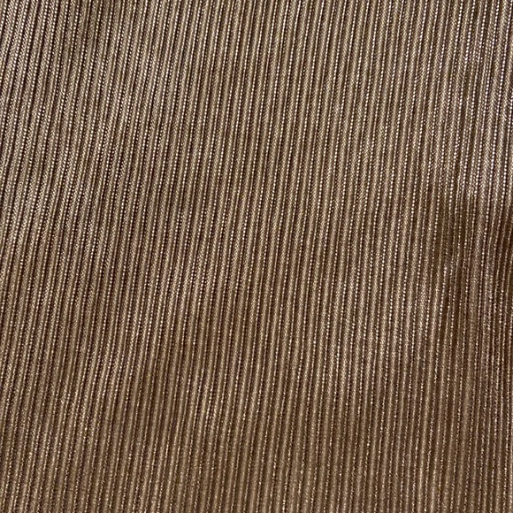 ⭐️ Know. One. Cares Gold Jogger Pants - Picture 7 of 11